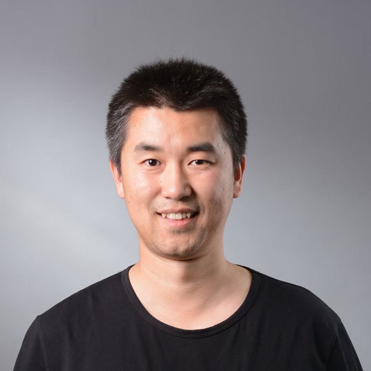  王磊